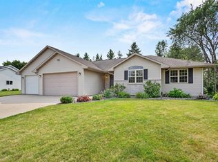 1959 S Cross Creek Cir, De Pere, WI 54115