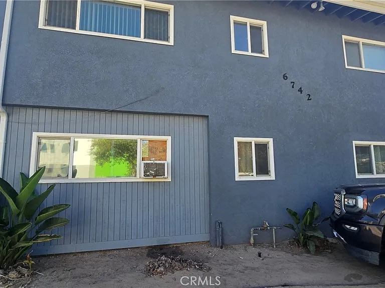 6742 Lemp Ave — Photo 9