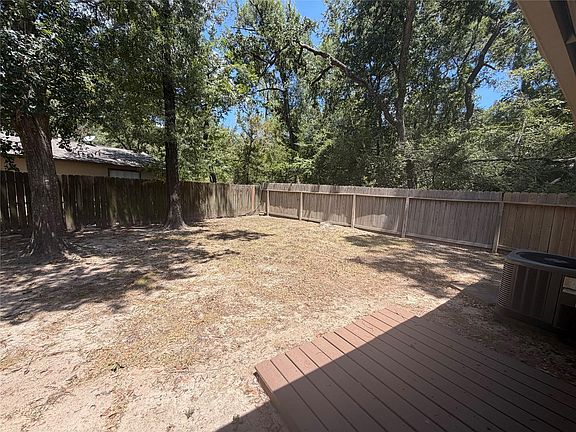 3rd image of 9 Wolfhound Ln
