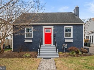 2604 1st St S, Arlington, VA 22204