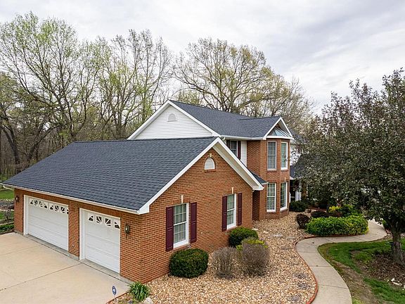 3rd image of 38 Fernwood Dr