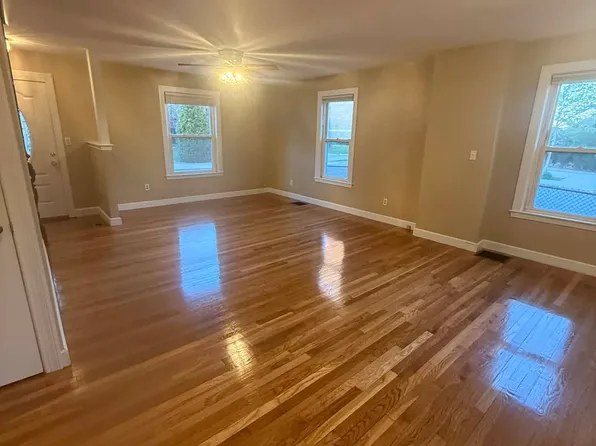 232 Nahatan St, Norwood, MA 02062