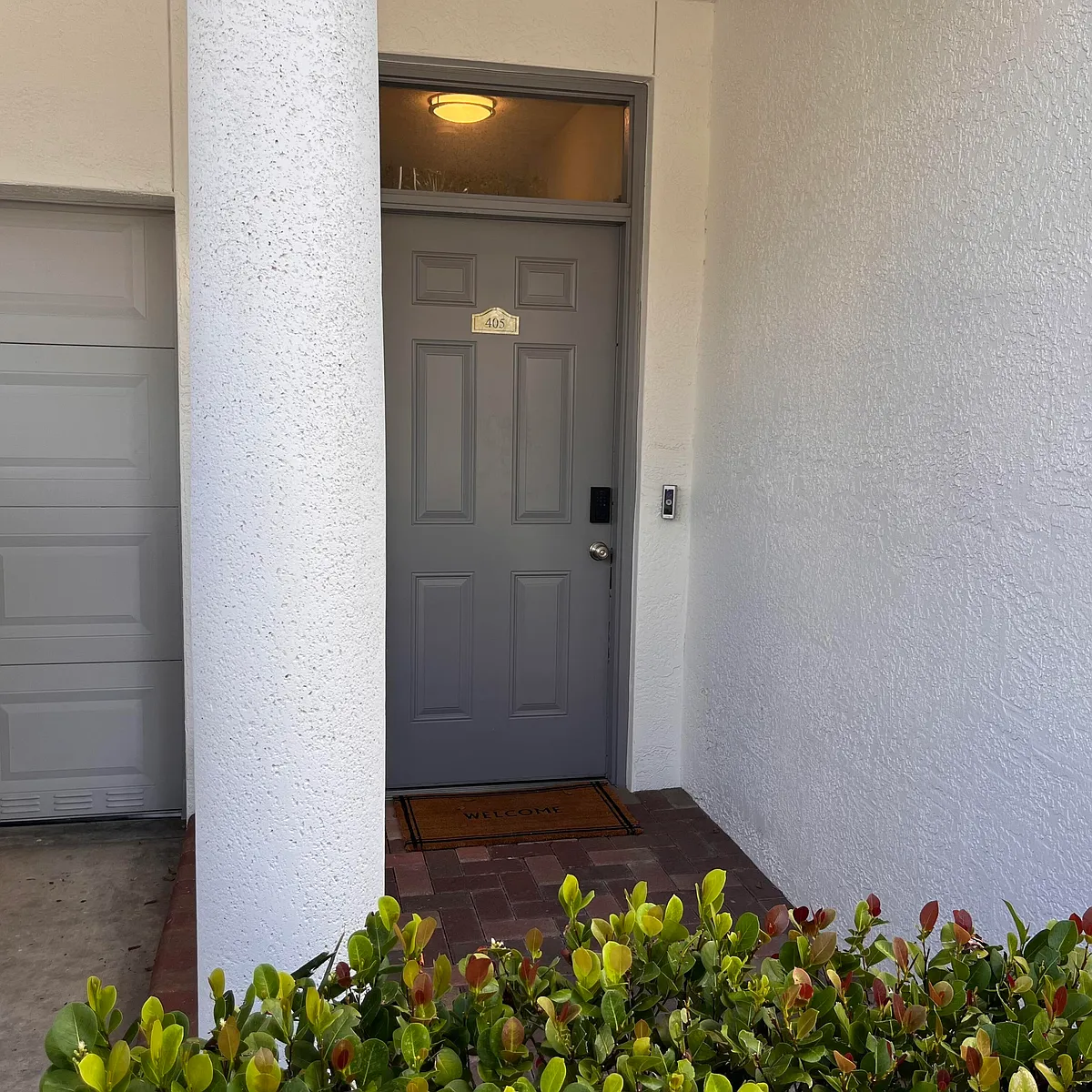 Building Photo - 2018 Alta Meadows Ln #405