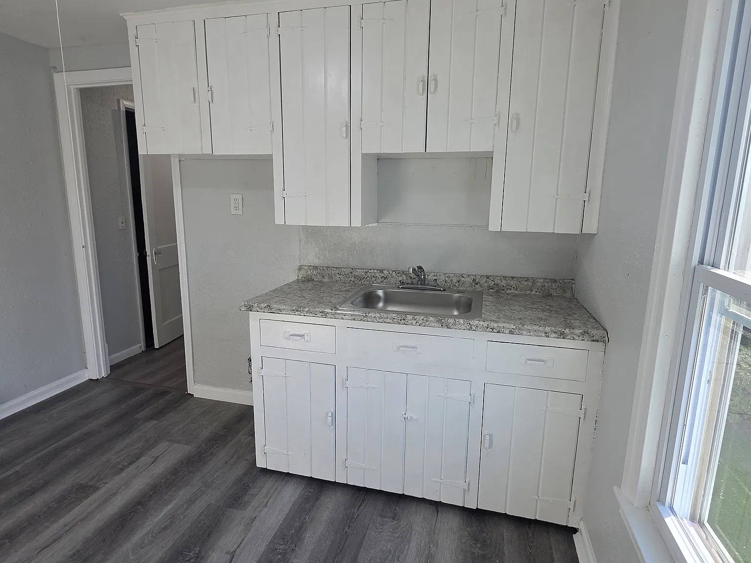2231 Falls St — Photo 1