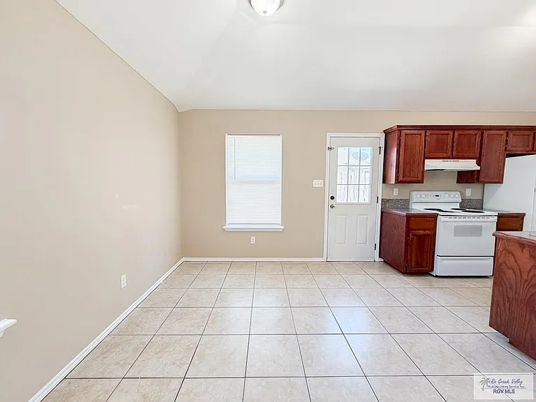 3402 S Arroyo Park Ln #3 — Photo 5