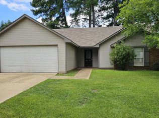 449 Riverbend Dr, Byram, MS 39272