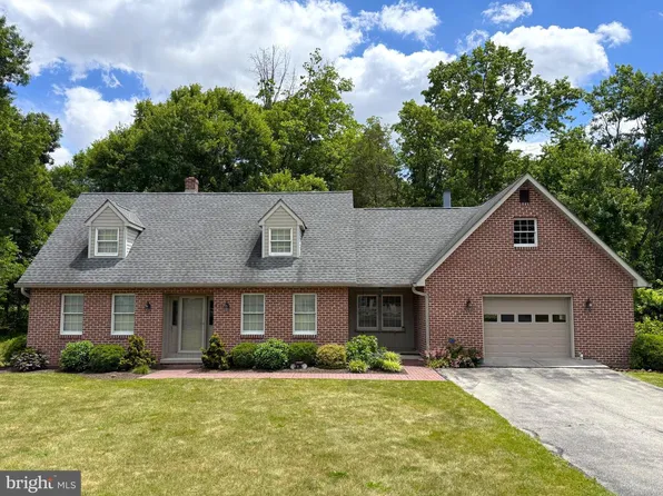 245 Montclair Rd, Gettysburg, PA 17325