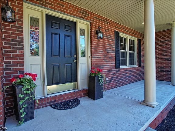 3rd image of 10034 Brookfield Dr