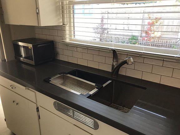 Updated Kitchen/Appliances