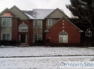 1139 Beechnut Dr, Wixom, MI 48393
