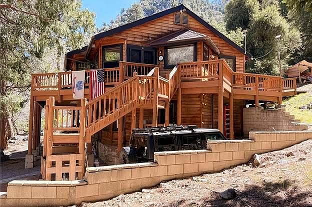 1st image of 41563 River Falls Rd