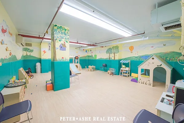 Rented by Peter Ashe | media 57