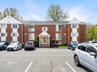 23 Clarks Rd APT 104, Amesbury, MA 01913