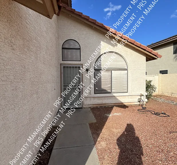 14846 S 27th St — Photo 2