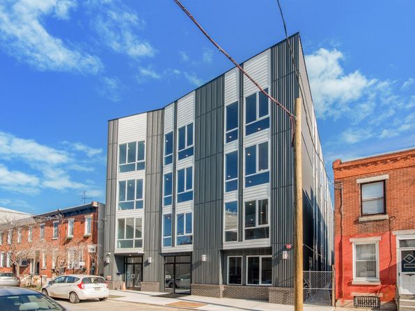 1221 E Fletcher St #202
