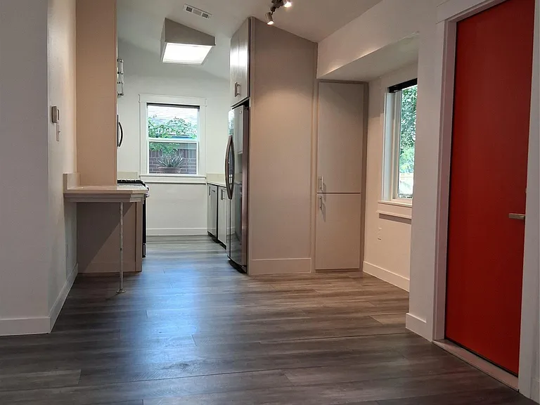 8904 Linton Dr — Photo 3