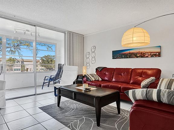 5th image of 9330 Sunrise Lakes Blvd APT 202