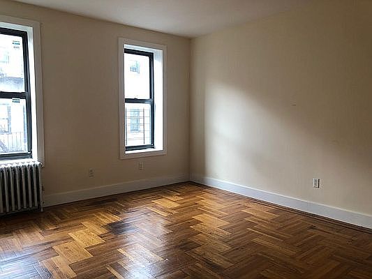 4th image of 38 Clarkson Ave #L