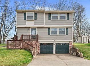 2203 Open Meadow Cir, Bridgeville, PA 15017