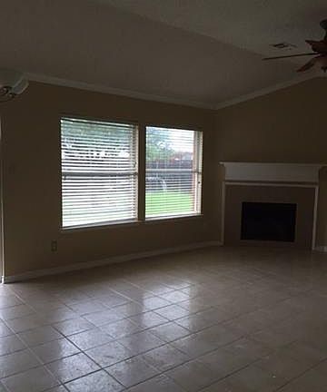 4th image of 812 Ashwood Pl