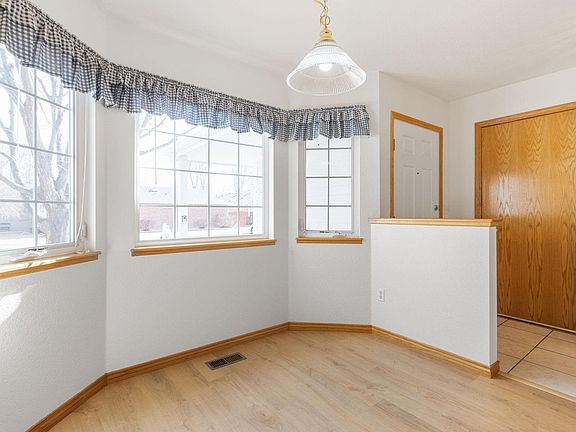 3rd image of 900 Arbor Ave #38