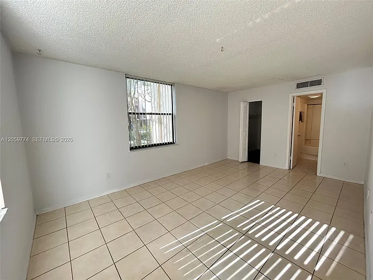 14301 N Kendall Dr #109B — Photo 22