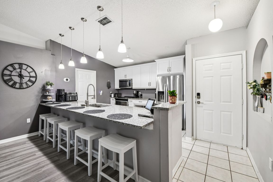 Lycastle Cir-1006-009.jpg
