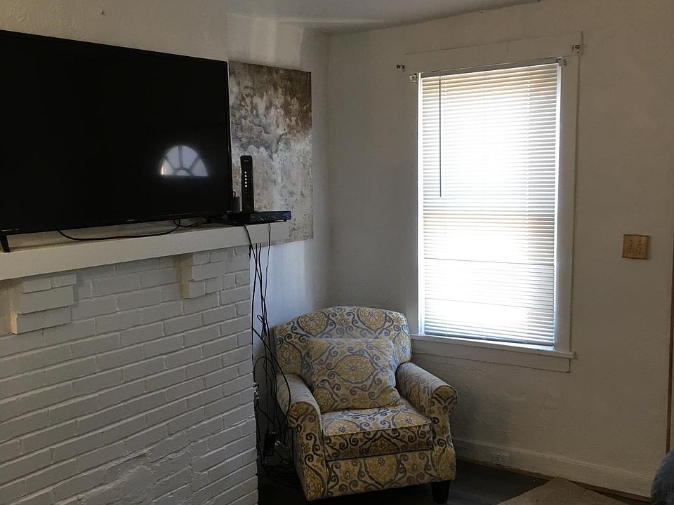 2nd image of 814 Cassatt St
