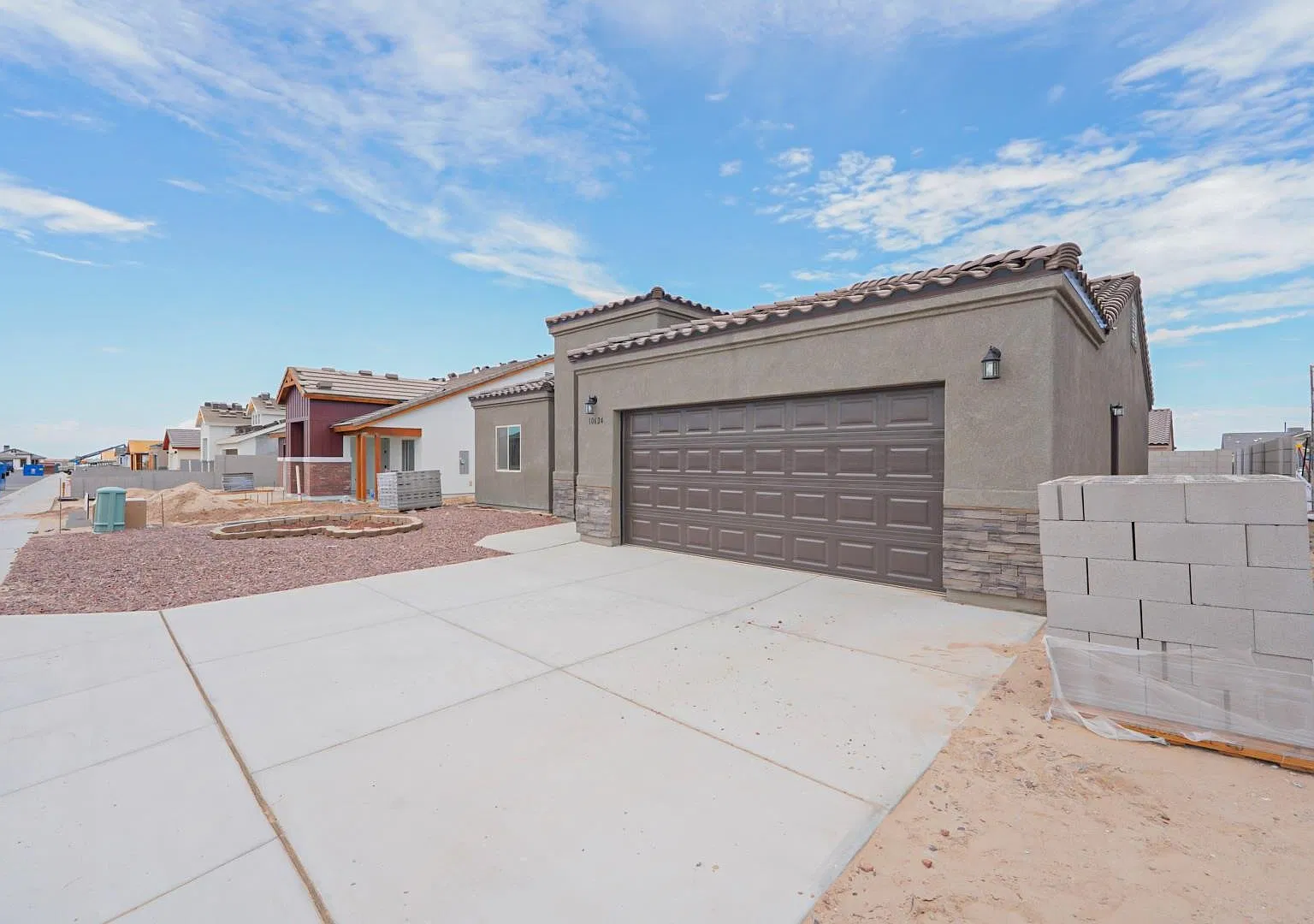 4 bed, 2.0 bath, 1640 sqft, $1,900 — Photo 3