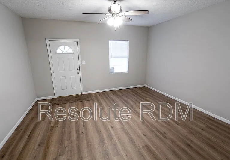 1920 Sugar Grove Ave — Photo 7