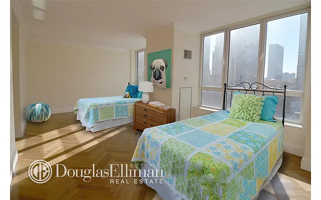 Rented by Douglas Elliman | media 14
