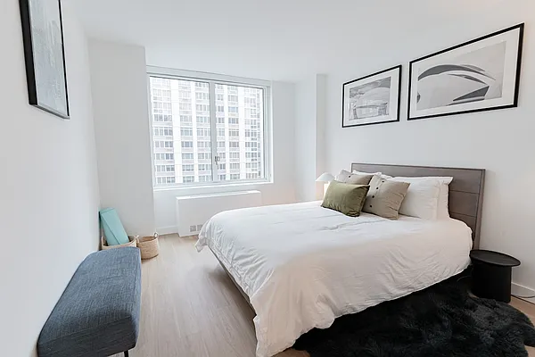 Rented by Greystar | media 8