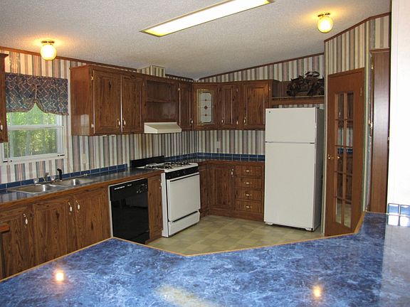 3rd image of 6090 Barrows Dr