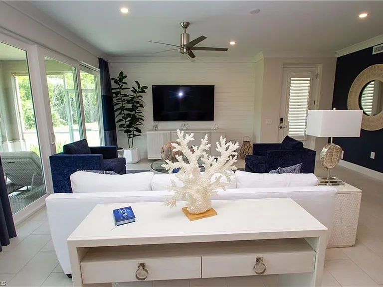172 Indies Dr E #8-102 — Photo 21