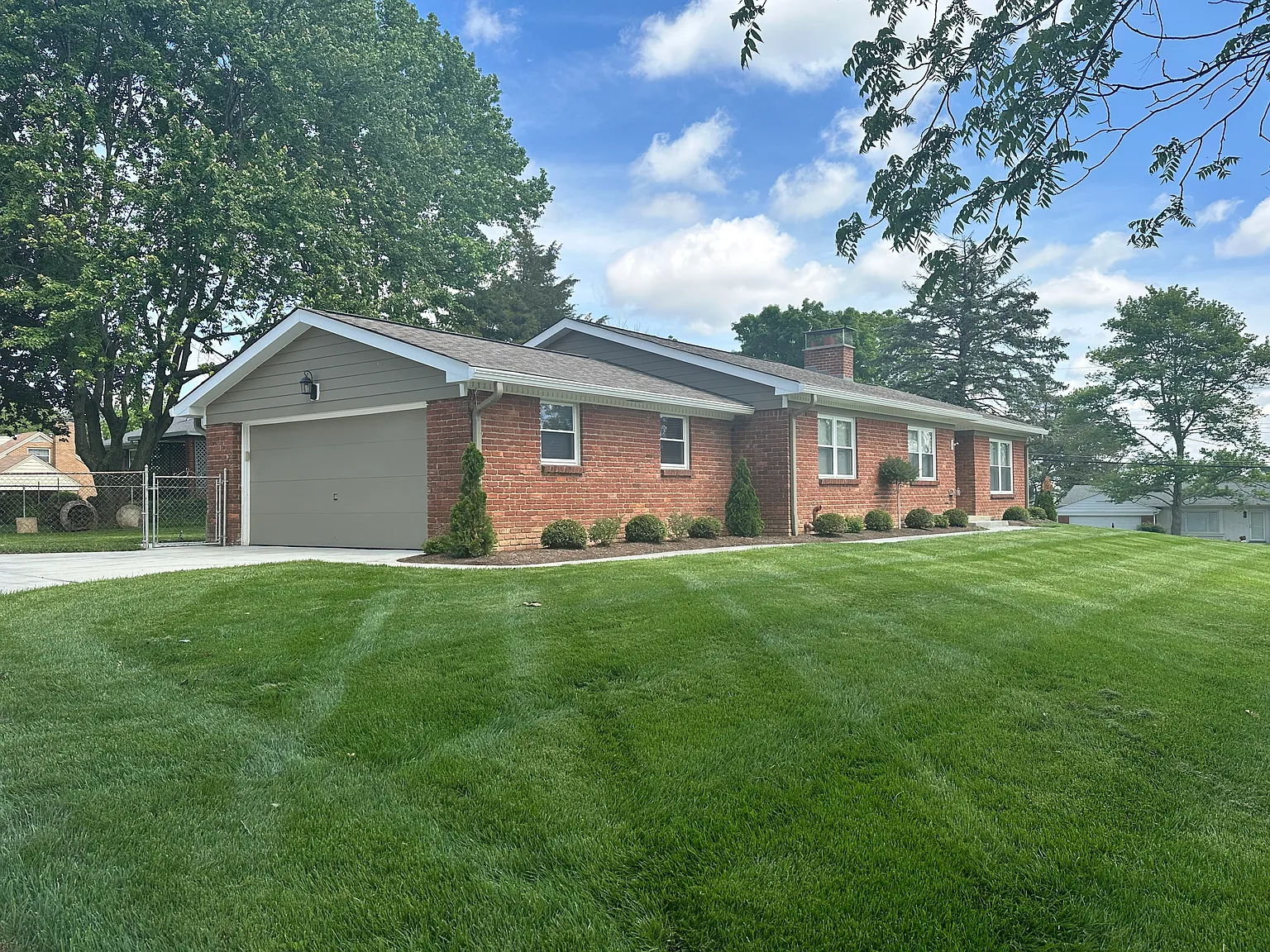 3 bed, 2.5 bath, 1738 sqft, $2,500 — Photo 2