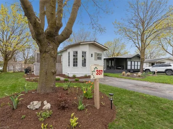 580 Beaver Creek Rd #357, Waterloo, ON N2J 3Z4