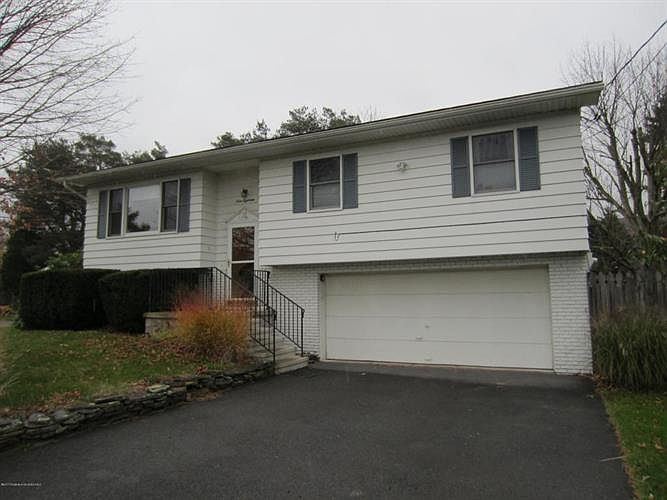 1st image of 918 Sarah Dr