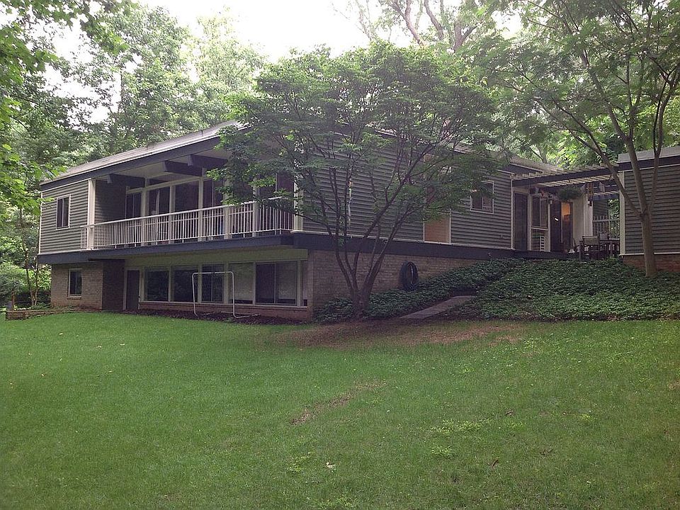 2nd image of 7909 Park Overlook Dr