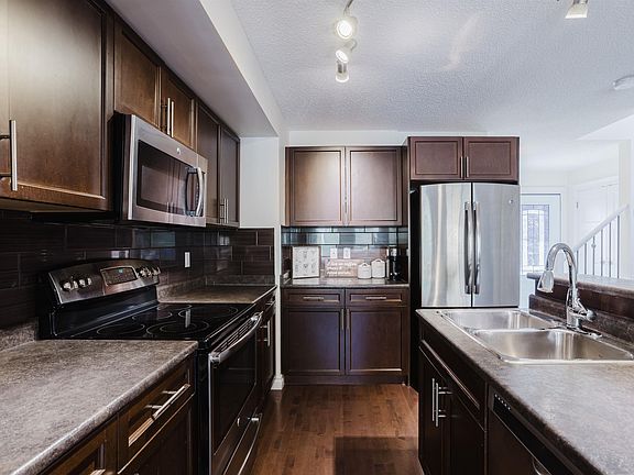 2nd image of 44 Hamilton Ct