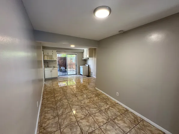 4450 W 133rd St #C, Hawthorne, CA 90250