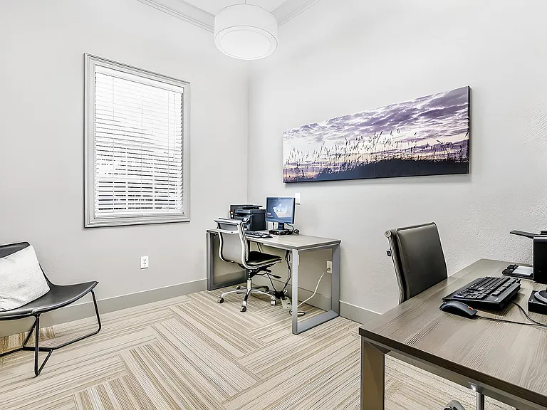 Enclave on Woodbridge Apartment Homes — Photo 7