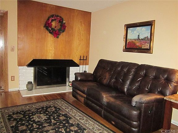 3rd image of 6947 Woodlake Ave