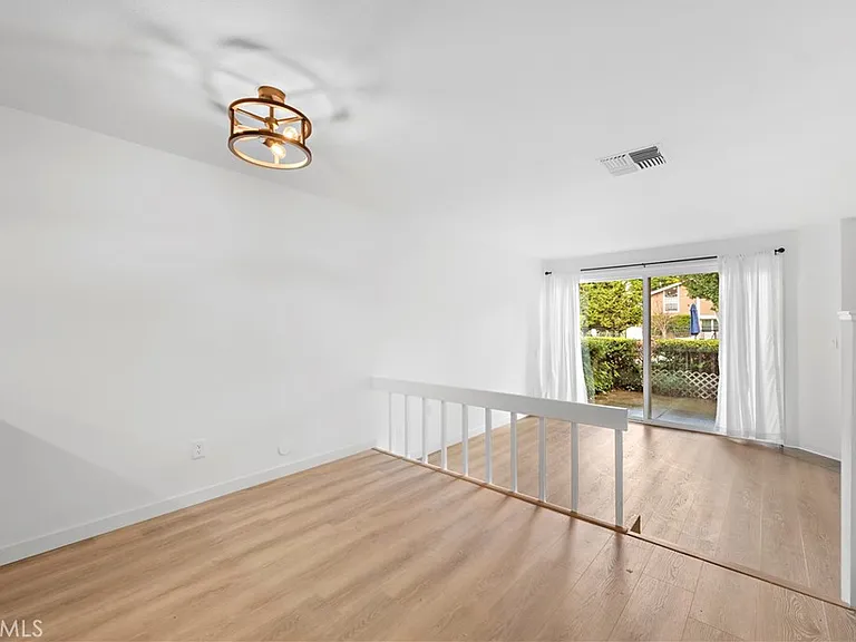 40 Lakepines — Photo 1