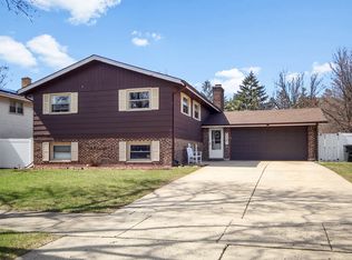 230 Millford Ln, Bloomingdale, IL 60108