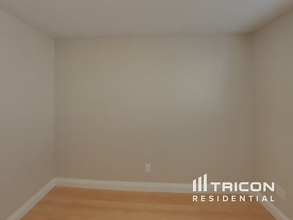 2nd image of 581 Brinkburn Point Ave