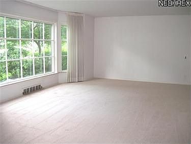 3rd image of 18586 Parkland Dr