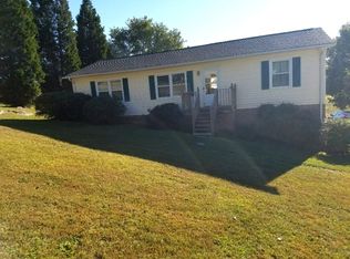266 White Top Cir, Bluff City, TN 37618