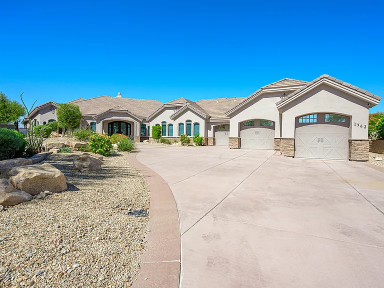 1362 Pioneer Trl — Photo 1