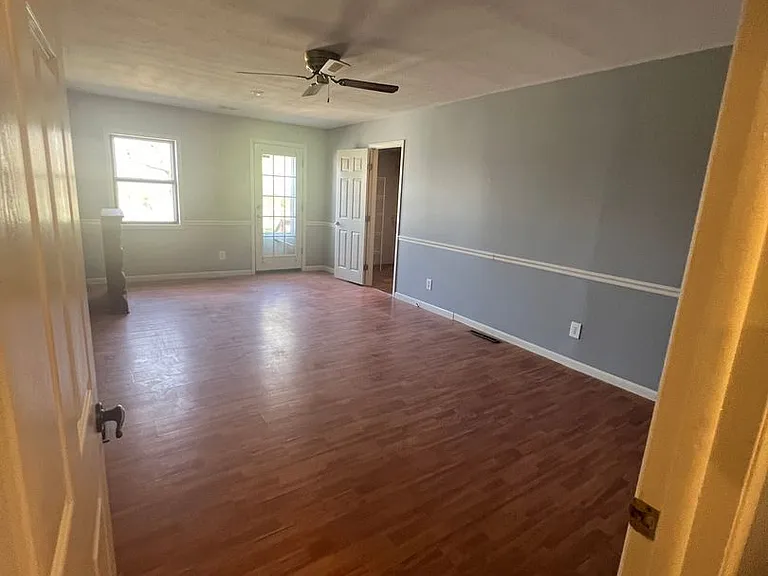 1833 W Smith St — Photo 18