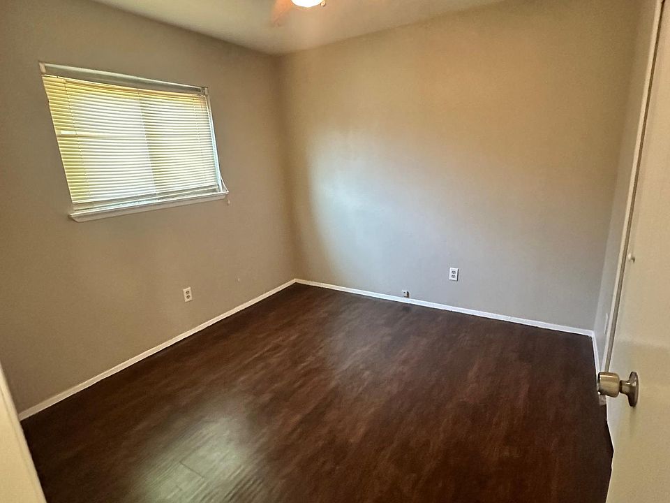 1st image of 1906 Glenwick Ln